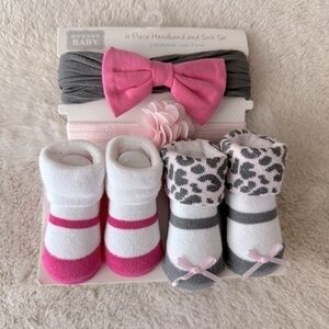 NWT Hudson Baby infant 4 pc. Headband and sock set size small 0-9 months